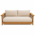 Dwuosobowa sofa z drewna tekowego z beżowymi poduszkami
