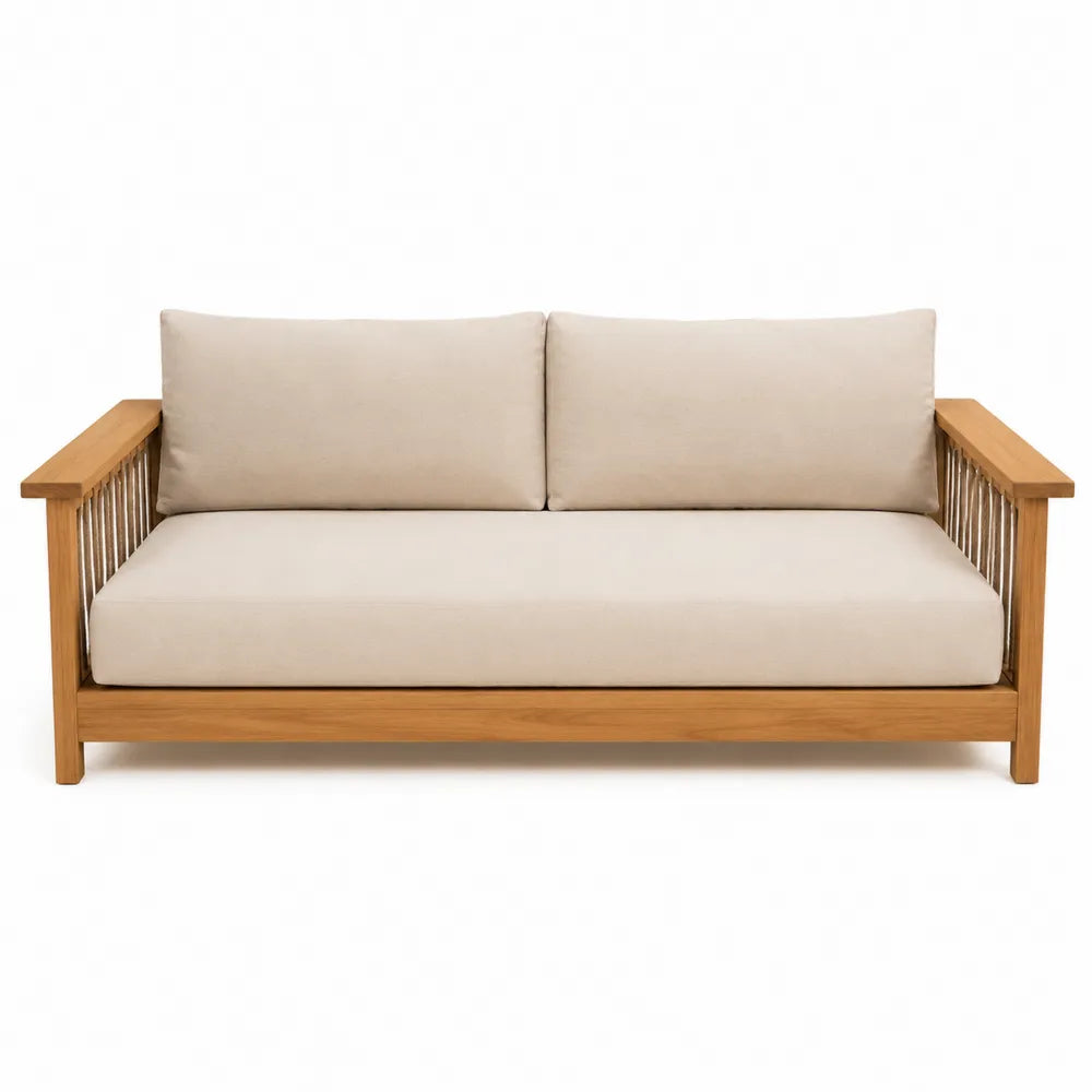 Dwuosobowa sofa z drewna tekowego z beżowymi poduszkami